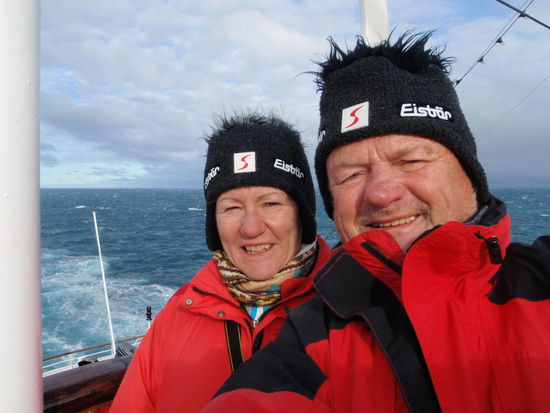 Wir "zwei Eisbären" sind begeistert über die vielen Tiere. Gott sei Dank gibt es hier keine Eisbären, die Menschen schützen mittlerweile die Tierwelt der Antarctis.