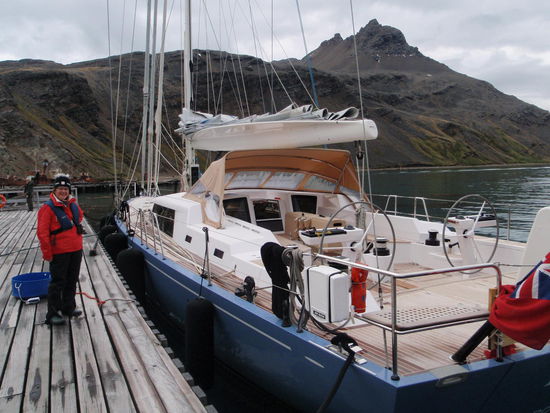 Unser Traum, in die Antarctis mit einem Segelboot ist möglich! Es sind doch einige mit diesen Booten in dieser eisigen Region unterwegs. Allerdings ist so eine Reise für uns unerschwinglich.