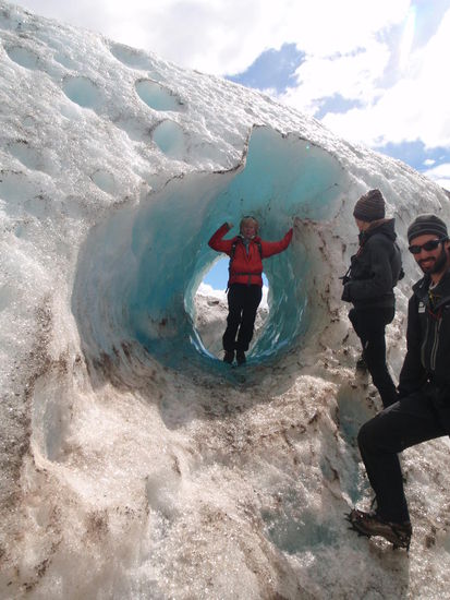 Jeder darf mal in die Eishöhle schauen!