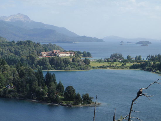 Blick auf das schicke Hotel Llao-Llao, da wollten wir einen Kaffee trinken.