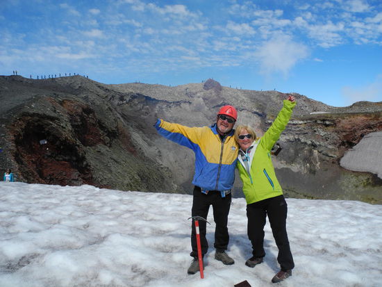 Wir stehen am Kraterrand, toll dass wir es geschafft haben!