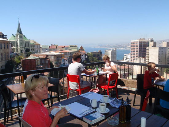 Zufällig finden wir bei unserer Wanderung ein tolles Kaffee mit einer fantastischen Aussicht.