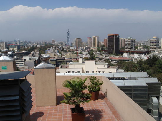 Blick vom Schwimmbad des Appartements das im 18. Stock lag, auf die Stadt.