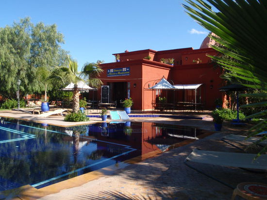 In diesem Paradies bleiben wir jetzt erst einmal ein paar Tage, auch wenn es etwas außerhalb der Stadt liegt. Für solche Fälle haben wir das Motorrad dabei.