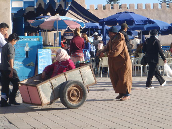 Mit dem Berbertaxi gehts in die Altstadt.