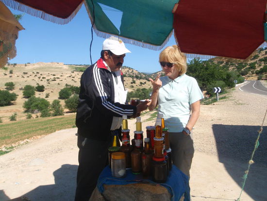 Hier können wir alles probieren, der Honig ist super!