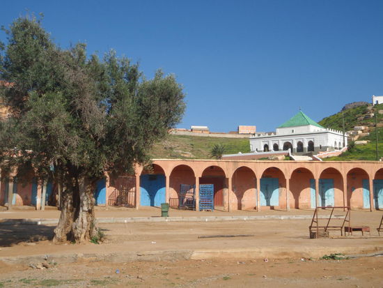 Unterhalb des Heiligtums gibt es wie überall viele Verkaufsstände.