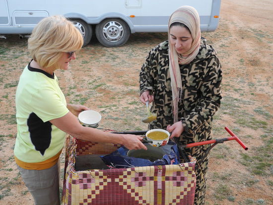 Am Abend gibt es noch Harira Suppe von den Frauen im Dorf zubereitet!