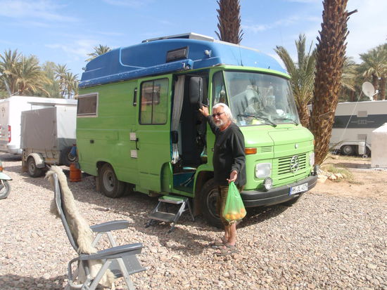 Er kommt von der Waterkant und lebt ein halbes Jahr in Marokko.