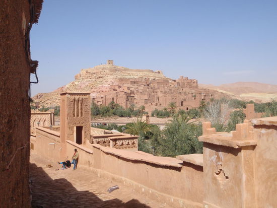 Der erste Blick auf das wunderschöne Berberlehmdorf ist überwältigend!