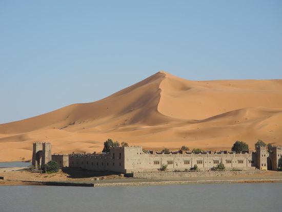 Das Hotel Yasmina mit fantastischer Lage war angeblich des öfteren Filmkulisse!