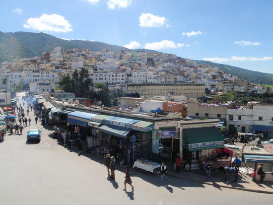 Blick auf den Markt, hier großzügig und ohne enge Gassen.