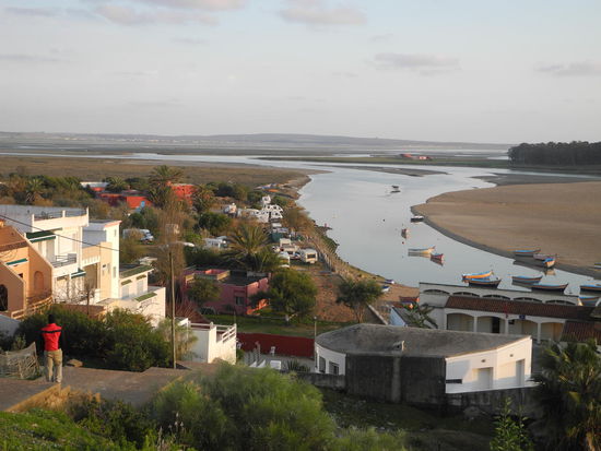 Der Campingplatz von Moulay Bousselham liegt traumhaft an der Lagune.