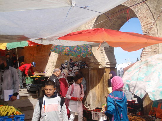 Wir wollten nur sehen, wo der König wohnt, plötzlich waren wir wieder im Suq.