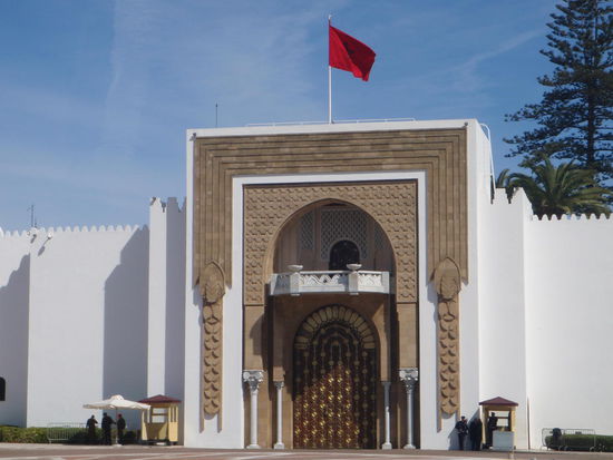 Streng bewacht, der Königspalast.