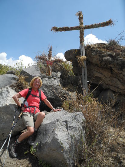 Wir sind froh, den steilen Aufstieg nach knapp vier Stunden geschafft zu haben. Wir sind in zwei Tagen 23 km gewandert, davon 2000 m rauf und 2200 m abgestiegen. Die heißen Quellen haben wir heute uns verdient.
Morgen geht es mit dem Bus wieder nach Arequipa.