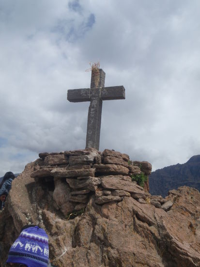 Zwischen Chivay und Cabanaconde befindet sich das Cruz del Condor.
Der berühmte Aussichtspunkt gilt als Krönung der Fahrt.