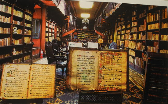 Eine der umfangreichsten Bibliotheken.