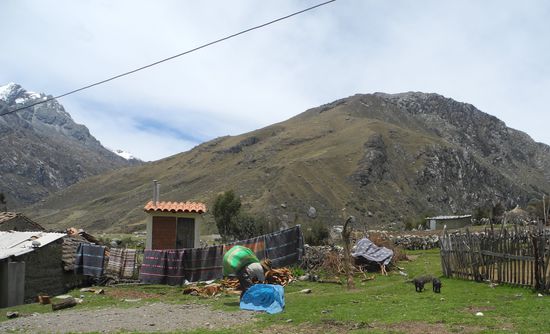 Endlich eine kleine Ortschaft, hier fragen wir nach dem Weg.
