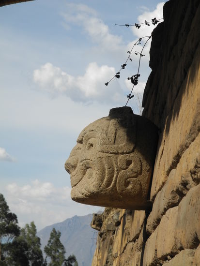 Das soll den Kopf eines Sklaven darstellen, wird uns erklärt.