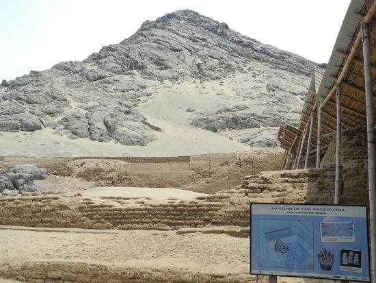 Die Mondpyramide - kaum zu glauben was hier alles verborgen ist.