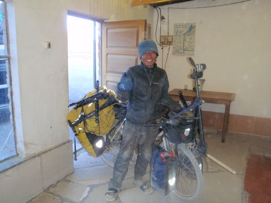 Der Japaner Semmaru takahashi war der Star des heutigen Abends. 
Er ist in Los Angeles gestartet und will bis nach Feuerland mit dem Rad.