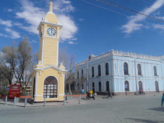 Wir verbringen noch einen schönen Tag in der Kleinstadt Uyuni und kaufen für den nächsten Tag ein Busticket nach Potosi.