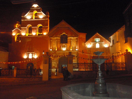 Wir verabschieden uns mit einem köstlichen Dinner von Potosi und fahren am nächsten Morgen in die weiße Stadt Sucre.