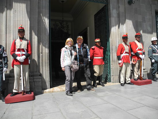 Das Regierungsgebäude wird streng bewacht.
