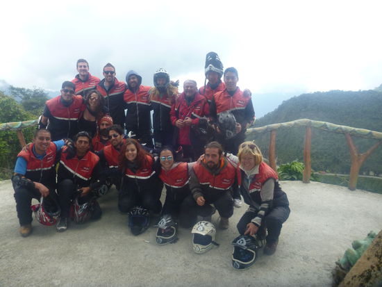 Noch ein Gruppenbild, bevor es "Off Road" weitergeht!