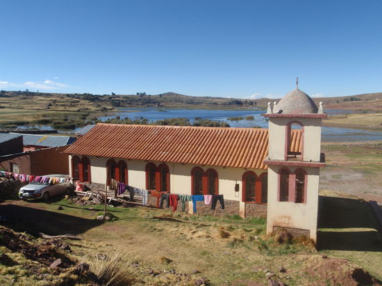 Sillustani ist ein Vor-Inka-Friedhof am Ufer des Sees Umayo.
