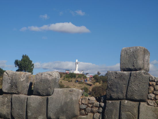 Die Festung, von den Incas auch Haus der Sonne genannt, 
liegt oberhalb von Cusco.