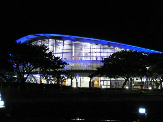 Am Abend schlendern wir noch durch den Park und kommen zu einer Generalprobe des Darwin Sinfonieorchesters.