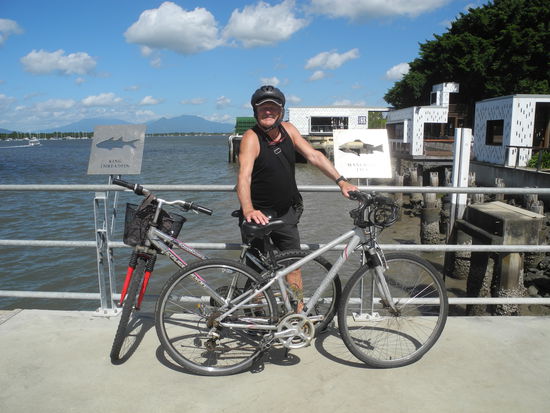 Die alten Hafenanlagen wurden toll restauriert mit vielen Restaurants und kleinen Geschäften.