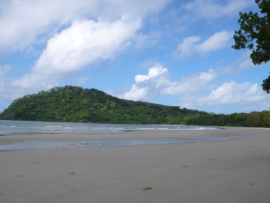 Hier in der Nähe ist das Schiff von Kapitän Cook im Jahr 1770 auf ein Riff gelaufen.