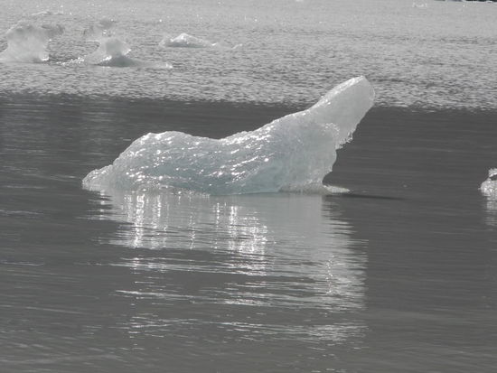 Gebilde aus Eis - fantasievoll geformt.