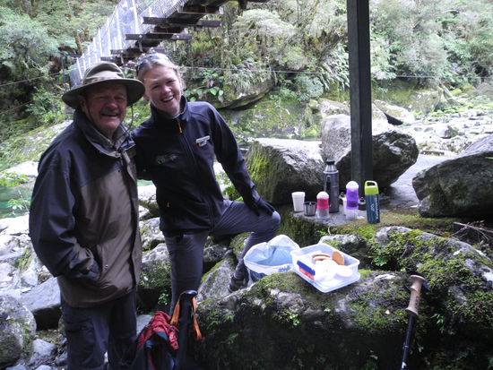 Kaffeepause am Wasserfall.