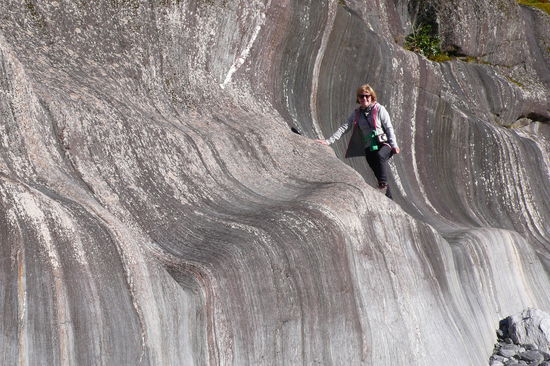 Schöne Muster an den Felsen.