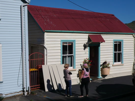 Das Haus ist schon über 150 Jahre alt.