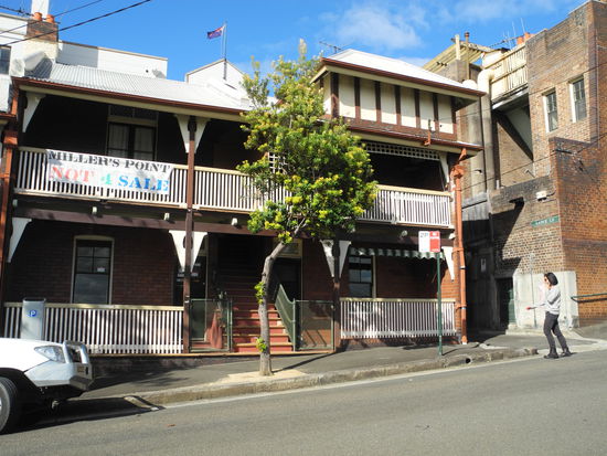 Millers Point - not for sale steht auf dem Banner, die Bürger kämpfen um den Erhalt dieser alten Häuser.