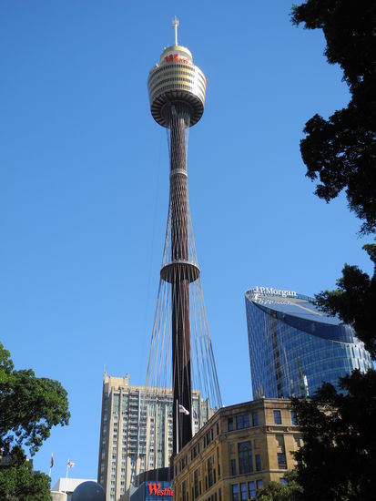 Sydney Tower Eye, den Aufgang zum Turm fanden wir erst nach langer Suche in einem Einkaufszentrum.