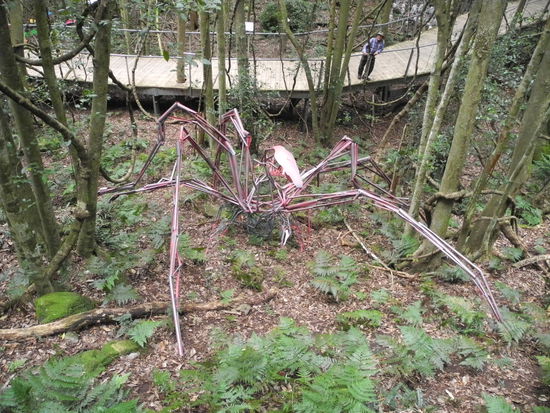 Im Moment haben sich hier Künstler mit dem Thema Natur beschäftigt.