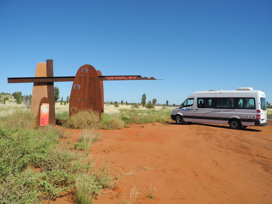 Am nächsten Tag erreichen wir den Eingang zum "roten Zentrum".
