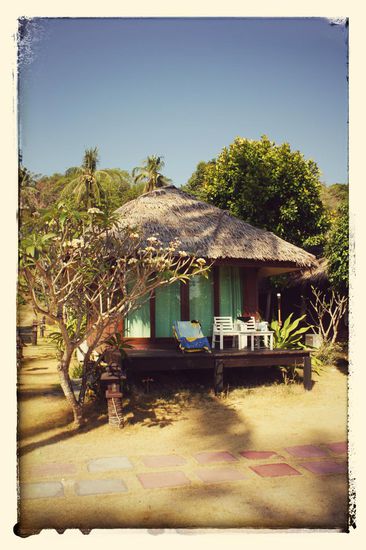 Unser Hütte: Leider haben wir noch eine der wenigen alten Hütten der Anlage erwischt, die nicht wie die anderen über ein Außenbad verfügt. Ansonsten aber durchaus brauchbar und zweckmäßig