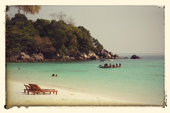 Genauso haben wir es uns vorgestellt: Türkisfarbenes Wasser, weißer Strand und 34 Grad im Schatten