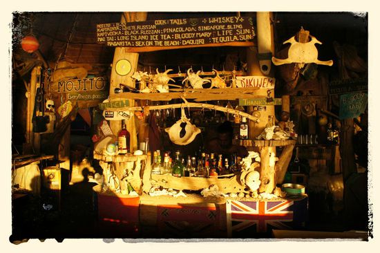 Die superurige Boom-Boom-Bar am Sunset-Beach