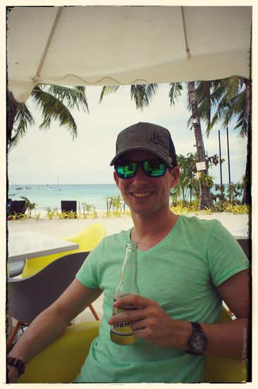 Cheers - das erste Bier des Tagess