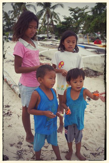 Strahlende Kinderaugen - Geschenke gibt´ s nicht jeden Tag