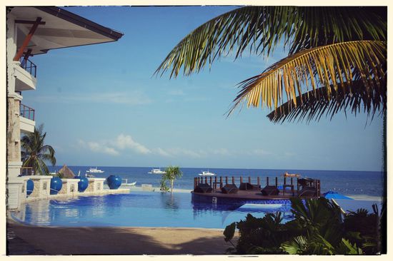 Unser schöner Infinity-Pool