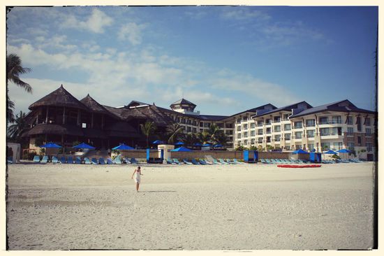 The Bellevue-Resort in seiner ganzen Pracht. Der Strand ist nicht extra-extra-breit, sondern es war gerade Ebbe